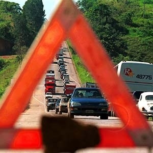 Triângulo de sinalização - Roosevelt Cassio/Folhapress - Roosevelt Cassio/Folhapress