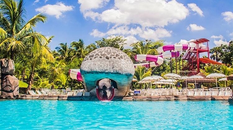 Thermas Water Park | São Pedro (SP): Construído em uma antiga fazenda de gado, o local possui 11 piscinas (três delas com águas quentes), parque aquático infantil e dez pistas de toboáguas de diversos formatos e o Free Fall, com queda de aproximadamente 10m de altura. Mais informações: www.thermas.com.br - Divulgação - Divulgação