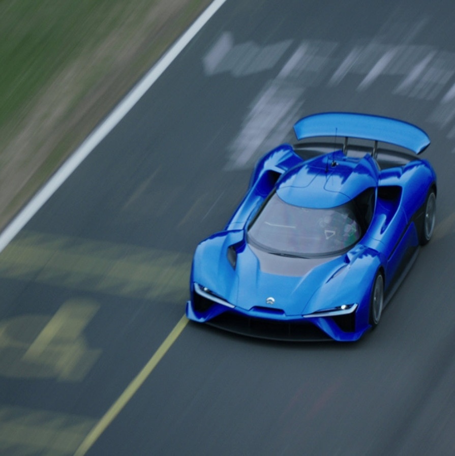 Carro elétrico acelera a 250 km/h nos EUA. Detalhe: sem piloto