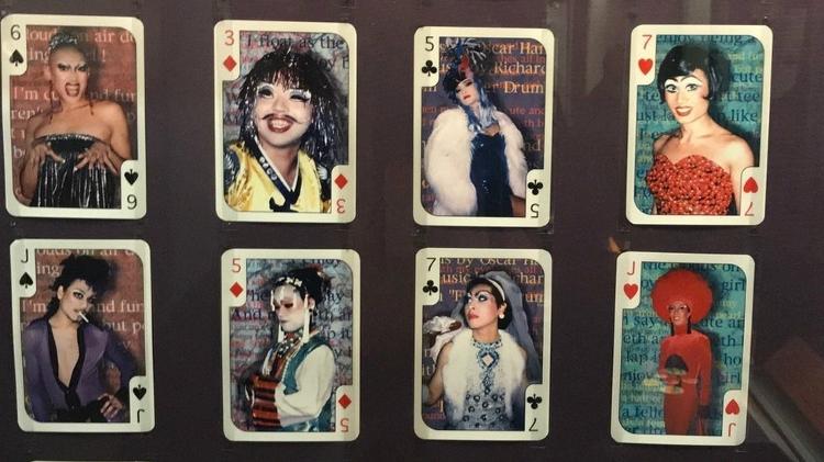 Obra de temática queer de Otsuka Takashi no Museu Britânico retrata drag queens do Japão - Lígia Mesquita/BBC Brasil - Lígia Mesquita/BBC Brasil