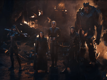 Loki ao lado da Ordem Negra em cena de "Vingadores: Guerra Infinita" - Reprodução