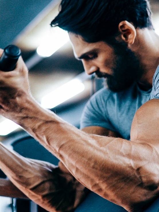6 Exercícios Treino de Bíceps Pesado Completo - Para construir braços  maiores e mais estéticos 