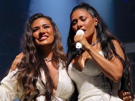 Simone e Simaria cantando em agosto, no show no Espaço das Américas, em São Paulo, na volta de Simaria aos palcos - Mariana Pekin/UOL