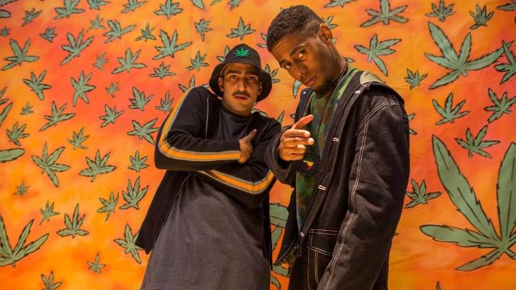 Renato Góes (Marcelo D2) e Skunk (Ícaro Silva) em imagem de "Legalize Já" - Reprodução - Reprodução