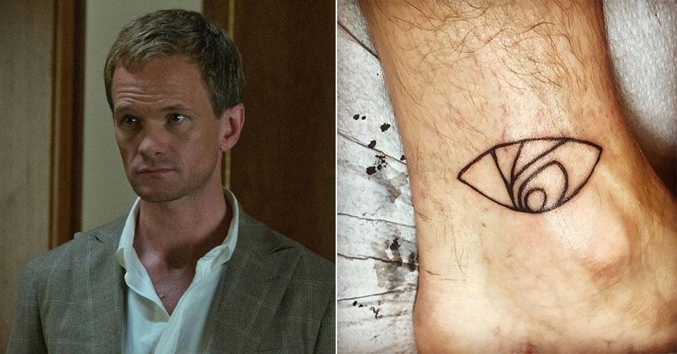 Neil Patrick Harris tinha o corpo decidiu fazer sua primeira tatuagem quando comemorou a renovação da série "Desventuras em Série". O desenho representa uma sociedade secreta - Reprodução/Instagram e Divulgação