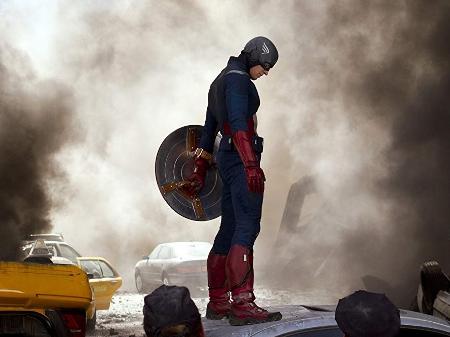 Chris Evans como o Capitão América em "Os Vingadores" - Divulgação