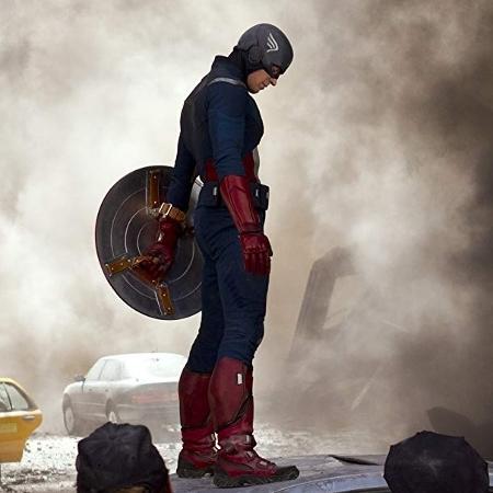 Chris Evans como o Capitão América em "Os Vingadores" - Divulgação