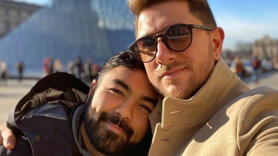 Mauro Sousa e o marido, Felipe Piccin - Reprodução/ Instagram