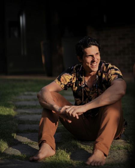 Rafael deve lançar músicas com suas composições ainda esse ano - Reprodução/Instagram/@jourbenifotografia - Reprodução/Instagram/@jourbenifotografia