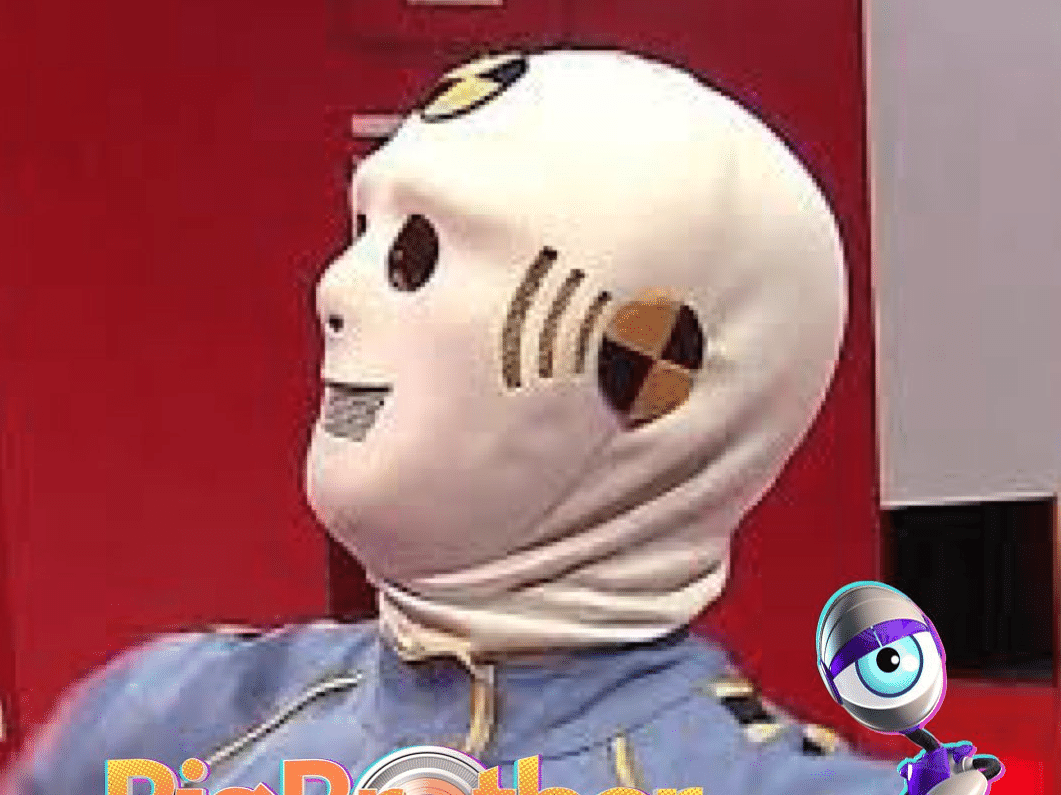 Boninho brinca: 'Amanhã tem dummy invadindo a casa?'