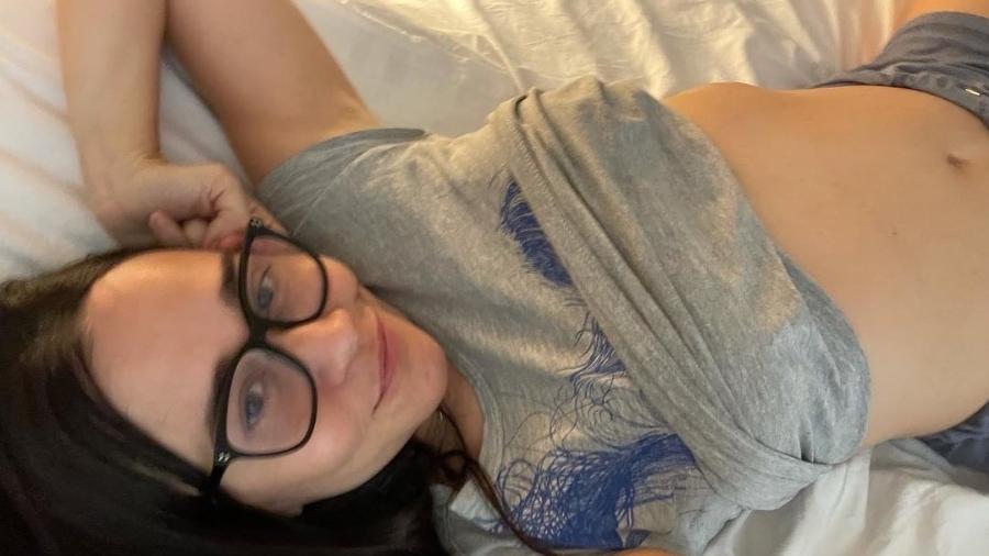 Alessandra Negrini viraliza com cliques sensuais nas redes sociais - Instagram