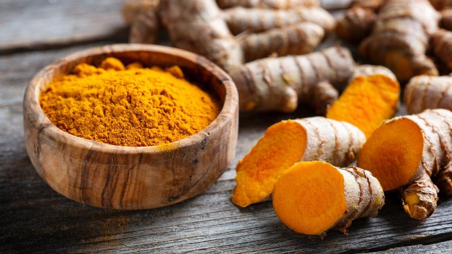 Cúrcuma, também conhecida como açafrão-da-terra Cúrcuma, também conhecida como açafrão-da-terra