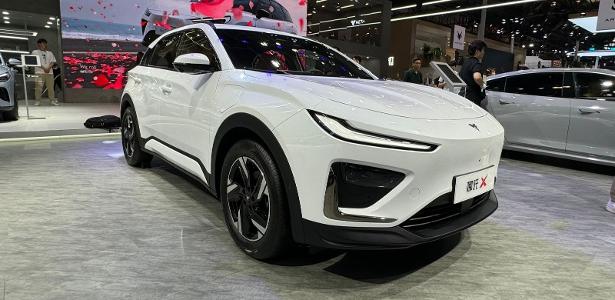 Após debandada de concessionários, Neta segue operando no país com uma loja