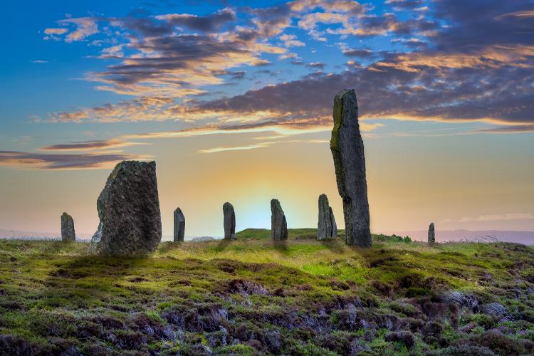 O Círculo de Brodgar (Ring of Brodgar), monumento neolítico nas Ilhas Órcades, na Escócia