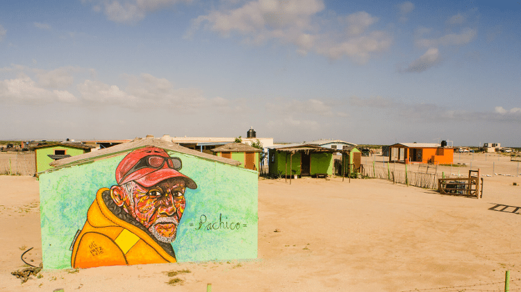 Mural em homenagem ao pescador Pachico na comunidade de San Ignacio