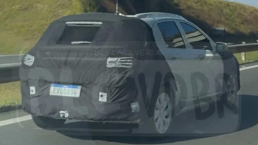 Testes em rodovias indicam que o SUV do Chevrolet Onix está bem próximo ao lançamento Testes em rodovias indicam que o SUV do Chevrolet Onix está bem próximo ao lançamento