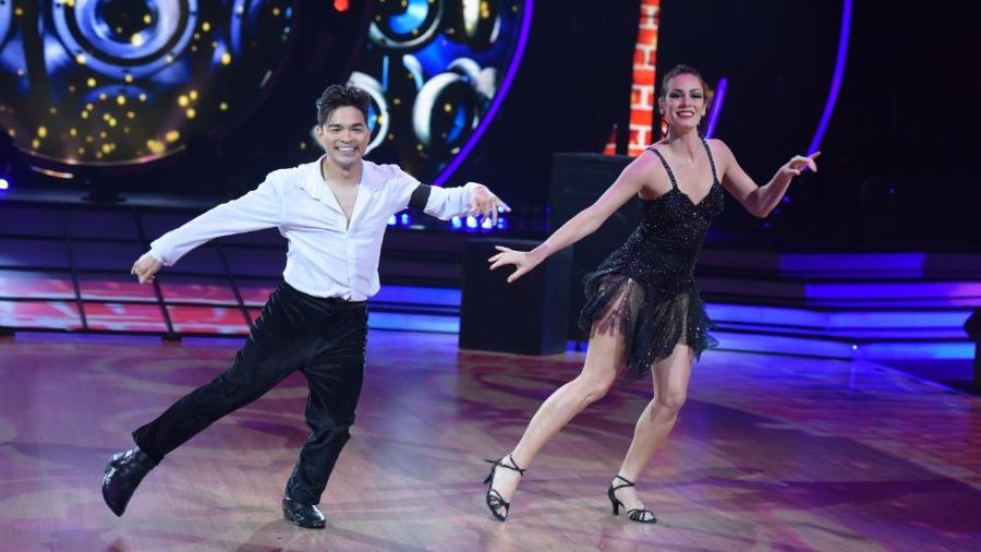 Yudi Tamashiro e Bárbara Guerra, uma das duplas favoritas da segunda temporada do "Dancing Brasil" - Munir Chatack/TV Record