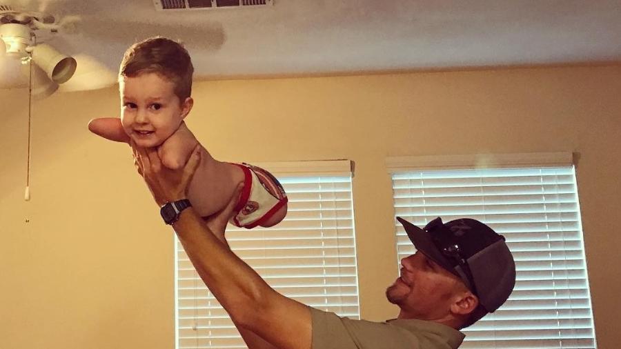 Camden se diverte com o pai - Reprodução/Instagram/Katie Whiddon