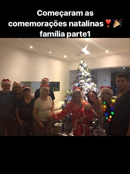 Karina Bacchi e o filho, Enrico, conhecem a família de Amaury Nunes - Reprodução/Instagram