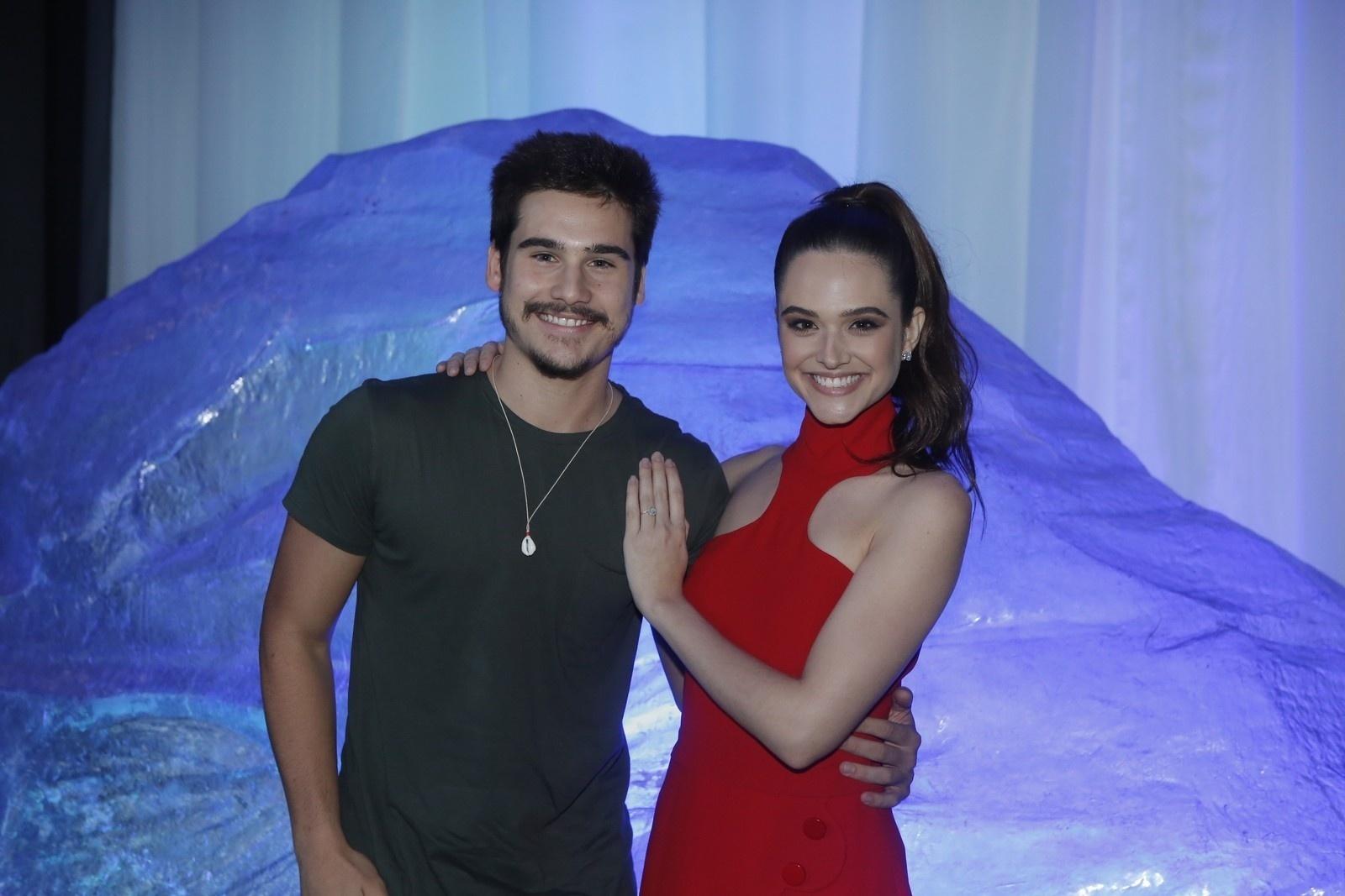 Nicolas Prates e Juliana Paiva são os protagonistas Samuel e Marocas em "O Tempo Não Para" - Artur Meninea/Gshow