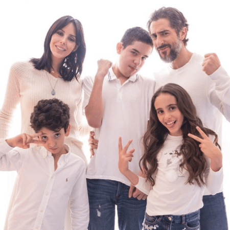 Marcos Mion com Suzana Gullo e os filhos, Romeo, Donatela e Stefano - Reprodução/Instagram