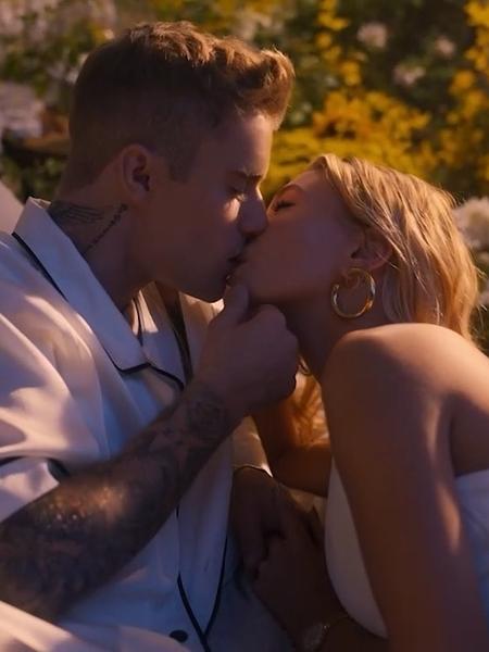 Justin Bieber beija Hailey no clipe de 10,000 Hours - Reprodução/Instagram
