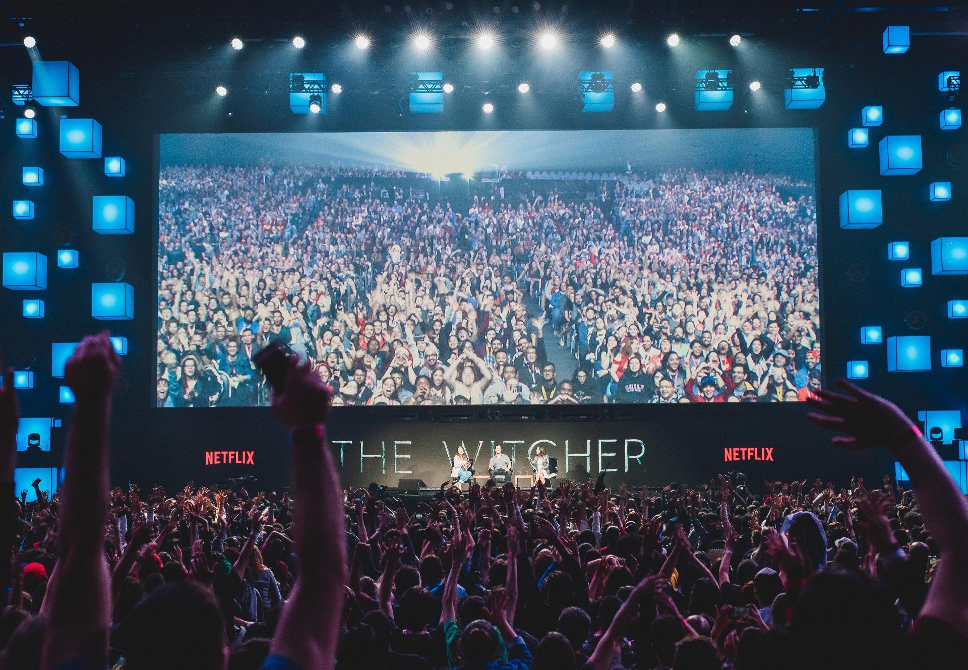 Henry Cavill aparece de surpresa na CCXP 2019 para divulgar a série The Witcher - Divulgação/Netflix