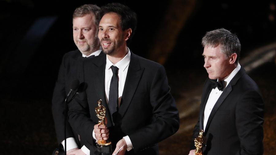 Guillaume Rocheron, Greg Butler and Dominic Tuohy recebem o Oscar de Melhor Efeito Visual por "1917"  - REUTERS/Mario Anzuoni