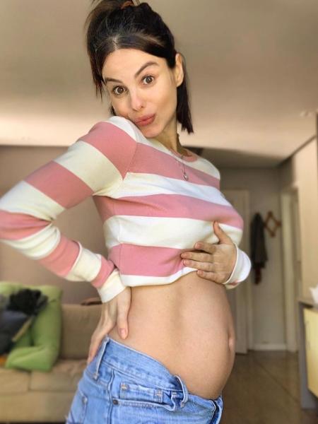  Atriz Sthefany Brito exibe barriguinha da gravidez - Reprodução/Instagram
