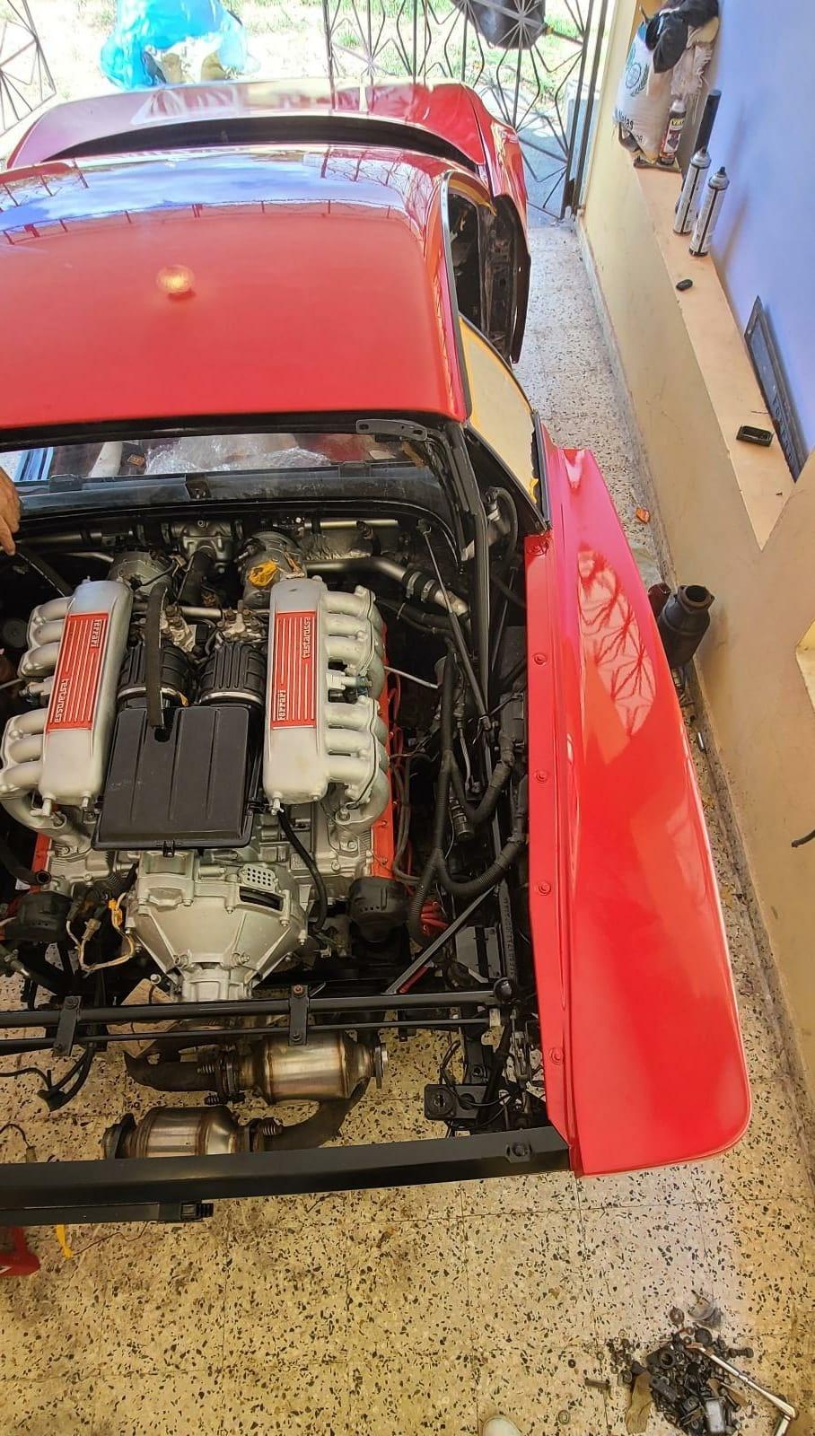 Ferrari abandonada por 17 anos volta à vida em 1 mês com restauração ...