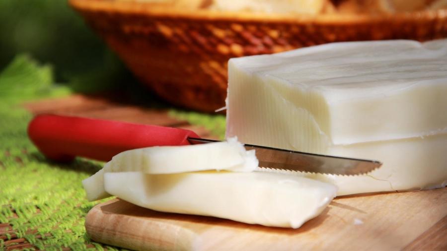 O queijo do Marajó segue uma produção artesanal e leva leite de búfala - Reprodução/Embrapa