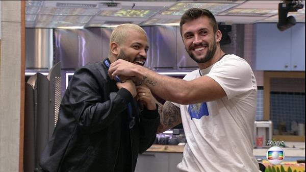 BBB 21: Arthur e Projota (rapper imune) - Reprodução/Globoplay