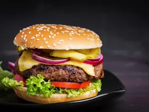 Dia do Hambúrguer: qual a melhor carne para o lanche? Tire suas dúvidas