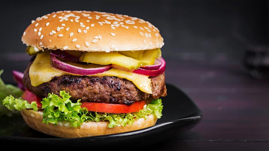 Hambúrguer tem seus segredos para ficar gostoso. Veja dicas básicas - Getty Images/iStockphoto