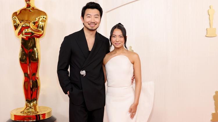Simu Liu e Allison Hsu no Oscar 2024