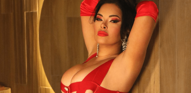 Ariadna Arantes revela que ganhou R$ 56 mil por três minutos de sexo