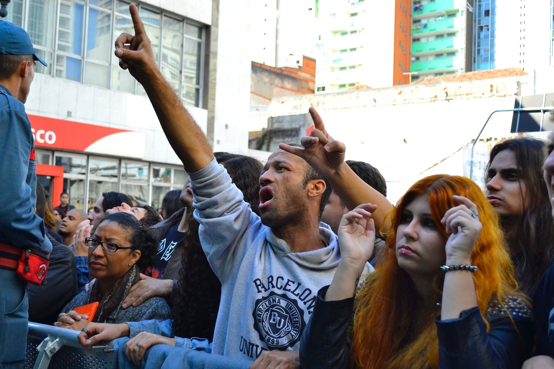 21.jun.2015 - Público assiste ao show da banda Voodoopriest no Palco Rio Branco, região central de São Paulo, durante a Virada Cultural 2015 - Bruno Menezes/Futura Press/Estadão Conteúdo