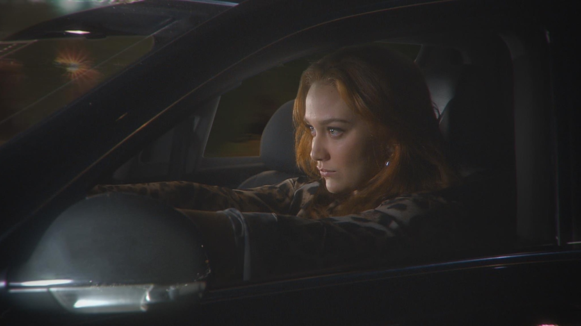 Em "Cúmplices de um Resgate", Otávio (Duda Nagle) está prestes a descobrir a verdade sobre o sequestro das gêmeas Manuela e Isabela (Larissa Manoela), mas a vilã Regina (Maria Pinna) decide dar um fim à vida do galã e provoca um criminoso e gravíssimo acidente de carro. A cena irá ao ar nesta quinta-feira (30), no SBT - Reprodução/SBT