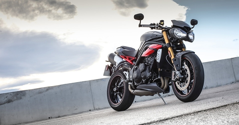 Triumph Speed Triple R 2016 - Divulgação