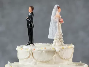 Homem que terminou casamento após 6 dias terá que pagar R$ 50 mil para ex