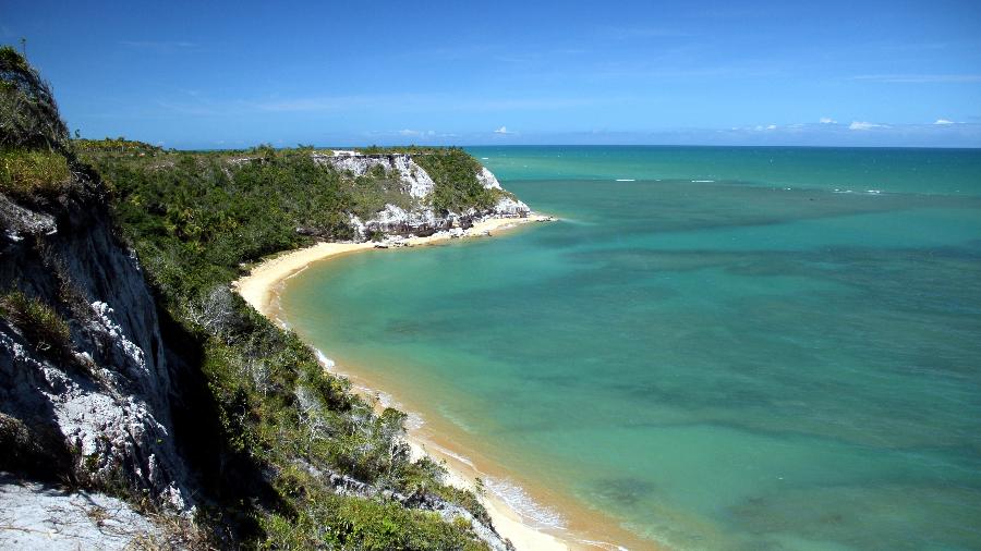 Praia do Espelho, em Trancoso: Setor de turismo deve faturar R$ 155,87 bilhões na alta temporada