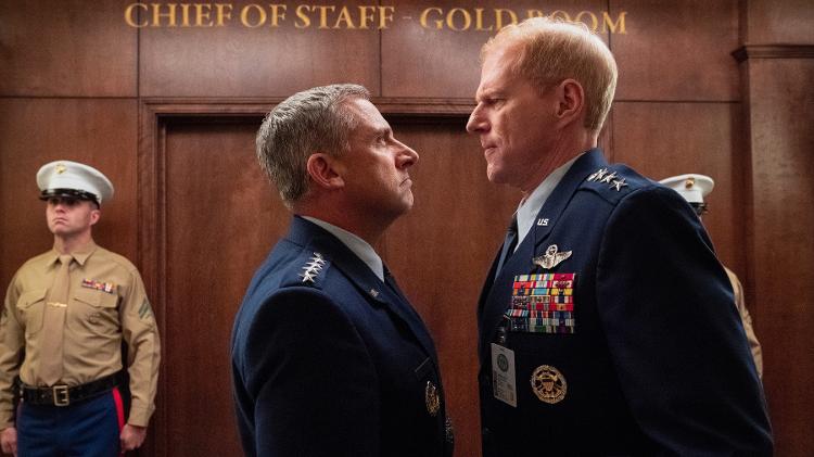 Steve Carrell e Noah Emmerich em cena de 'Space Force', série da Netflix - Divulgação/Netflix - Divulgação/Netflix