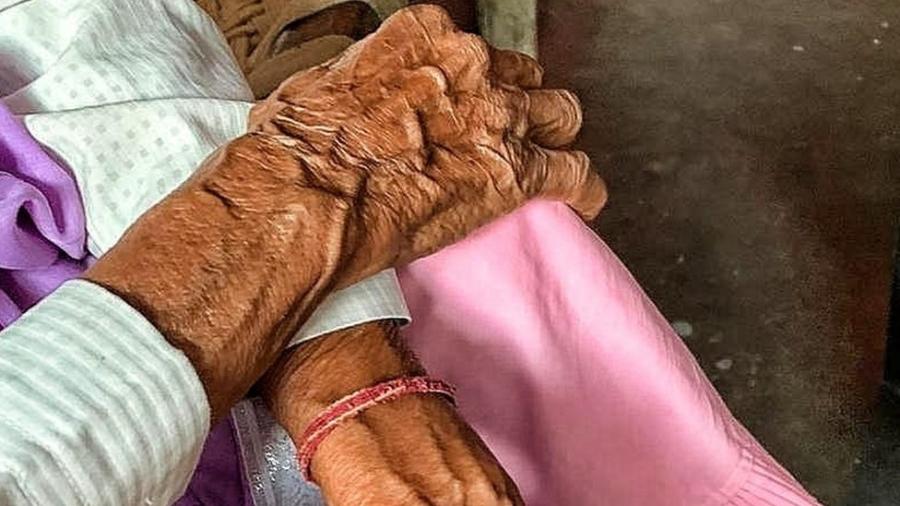 A senhora de 86 foi estuprada em uma fazenda em Deli nesta semana - BBC