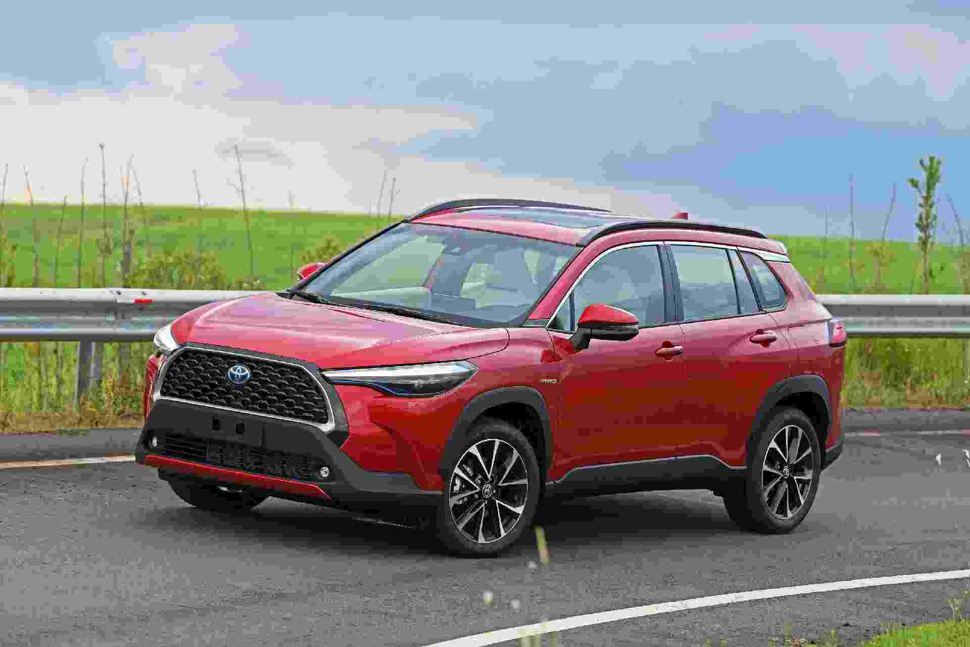 Corolla Cross x Jeep Compass x VW Taos veja prós e contras