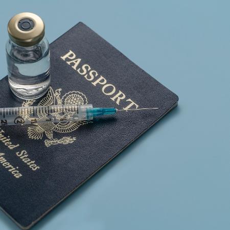 Passaporte de vacinação - Tetra Images/TGI