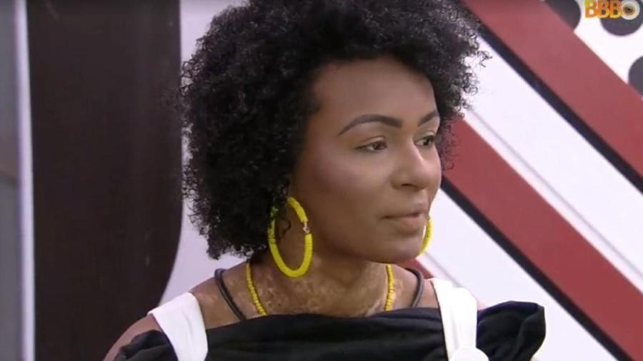 BBB 22: Natália brincou com a pulseira do vip de D.G e levou "estalecada" - Reprodução/Globoplay