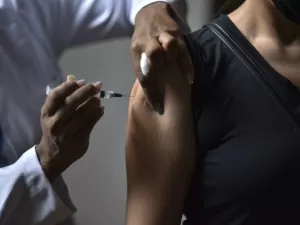 Cobertura vacinal no Brasil avança depois de anos de queda
