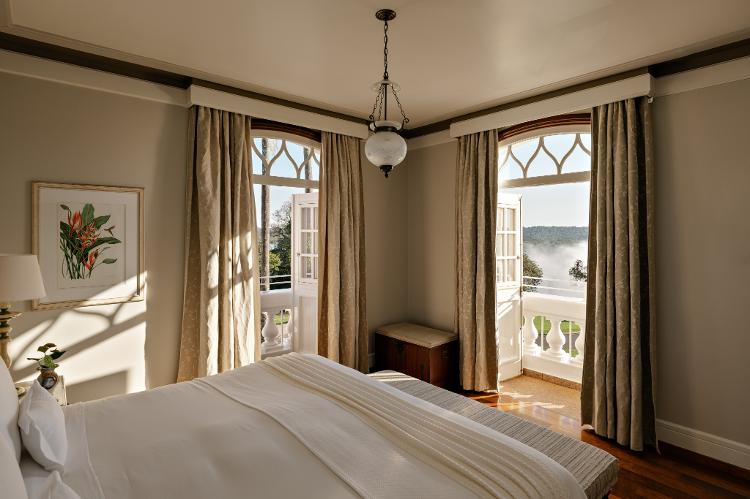 Um dos quartos com vista para as quedas d'água