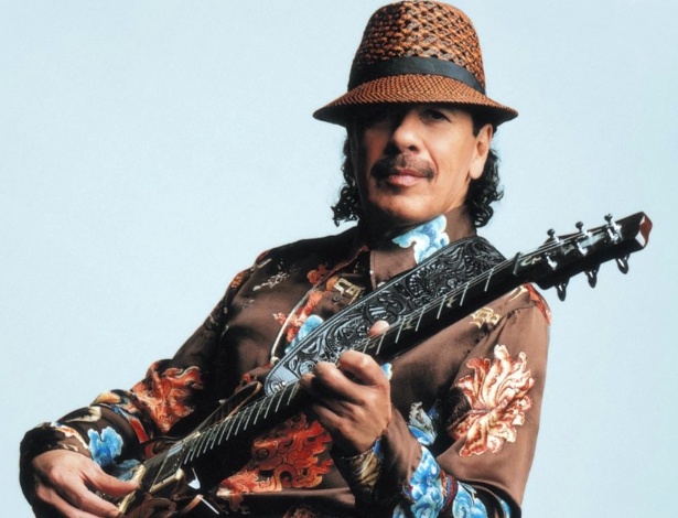 O guitarrista mexicano Carlos Santana, que acaba de lançar autobiografia no Brasil - Divulgação