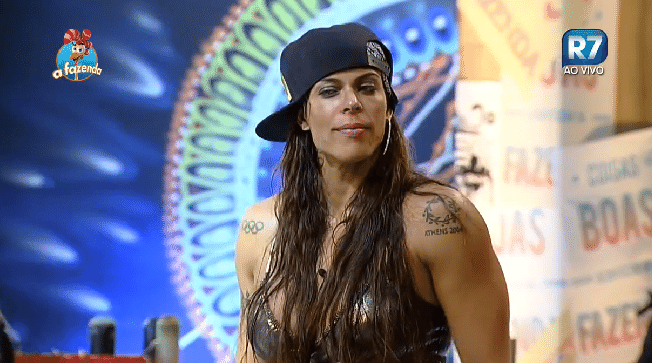 23.out.2015 - Rebeca Gusmão na festa desta sexta-feira - Reprodução/Record